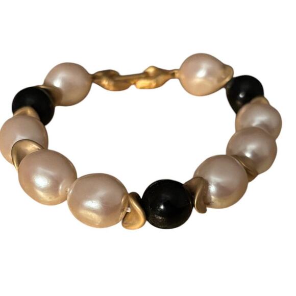 Richelieu Beaded Bangle Bracelet Faux Pearl Signed Jewelry 7” - Picture 2 of 8